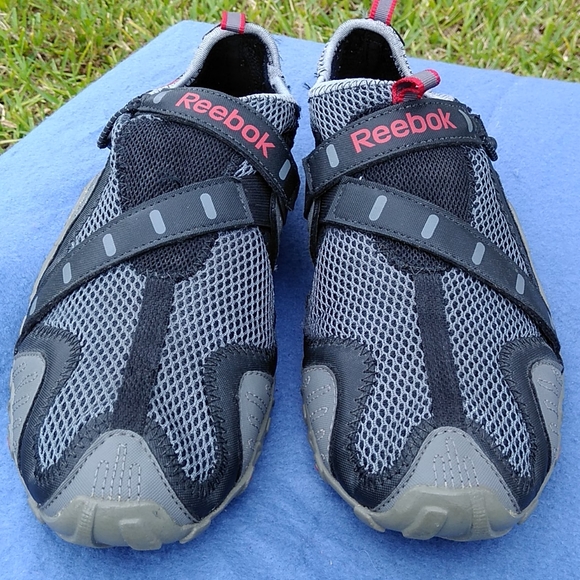 reebok beach shoes